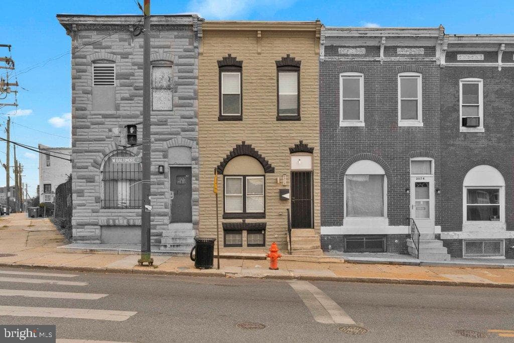 2576 W Baltimore Street W photo 1