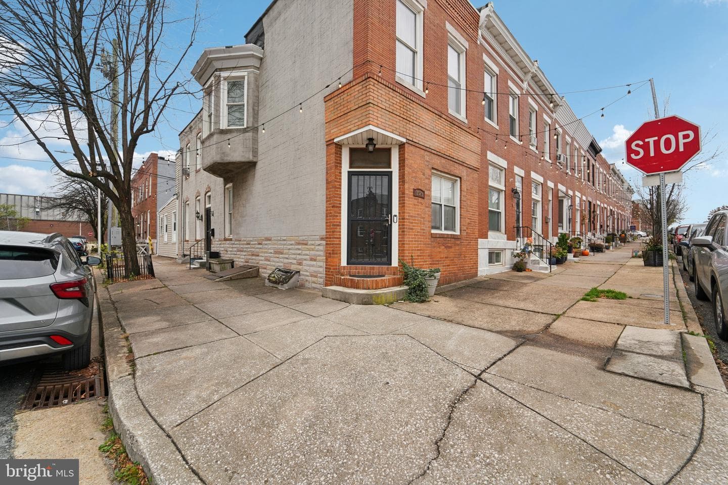 3929 Hudson Street photo 1