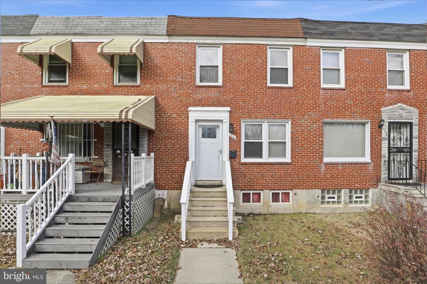738 Yale Avenue photo 1