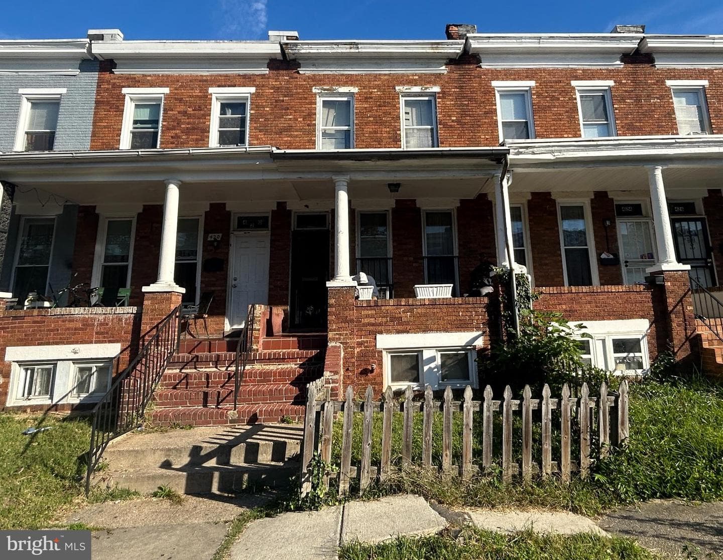 422 Ilchester Avenue photo 1