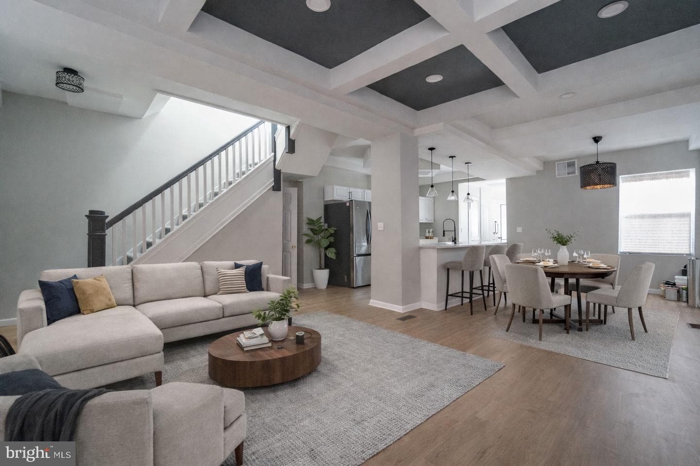 2829 Baker Street photo 1