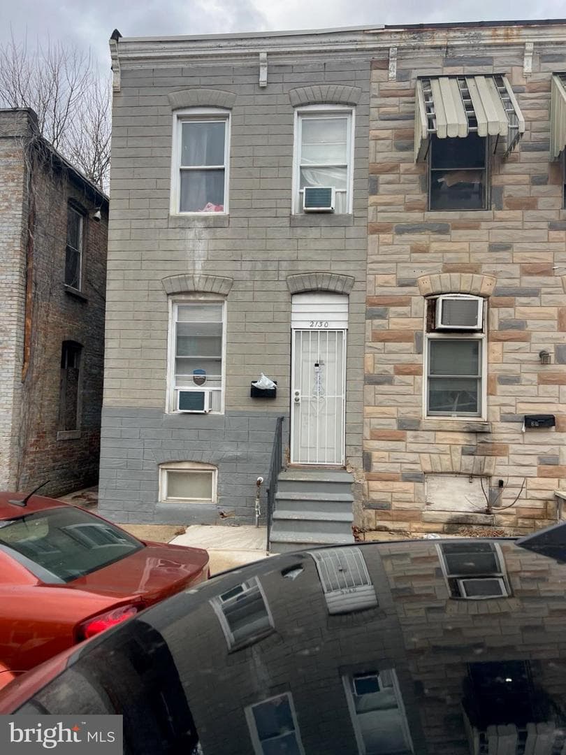 2130 Eagle Street photo 1