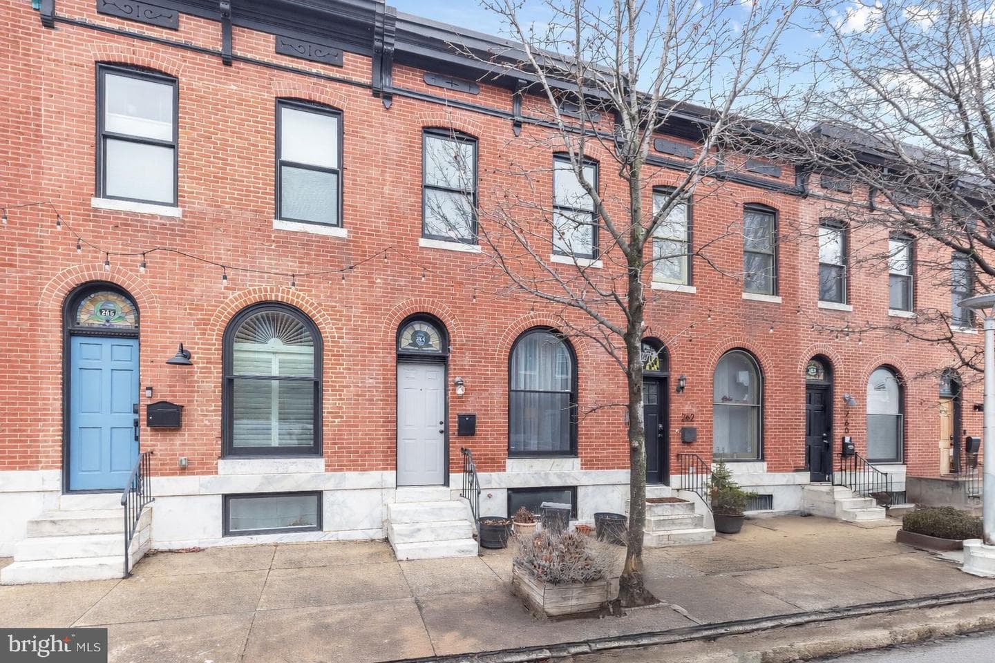 264 S East Avenue photo 1