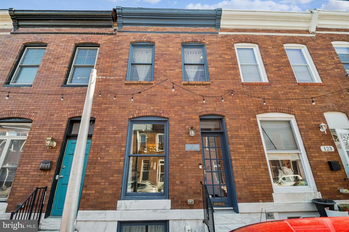 121 S Curley Street photo 1