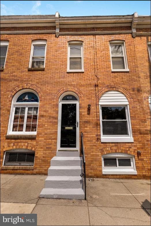 418 E Cross Street photo 1