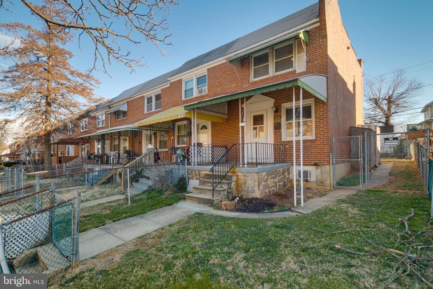 1217 Anglesea Street photo 1