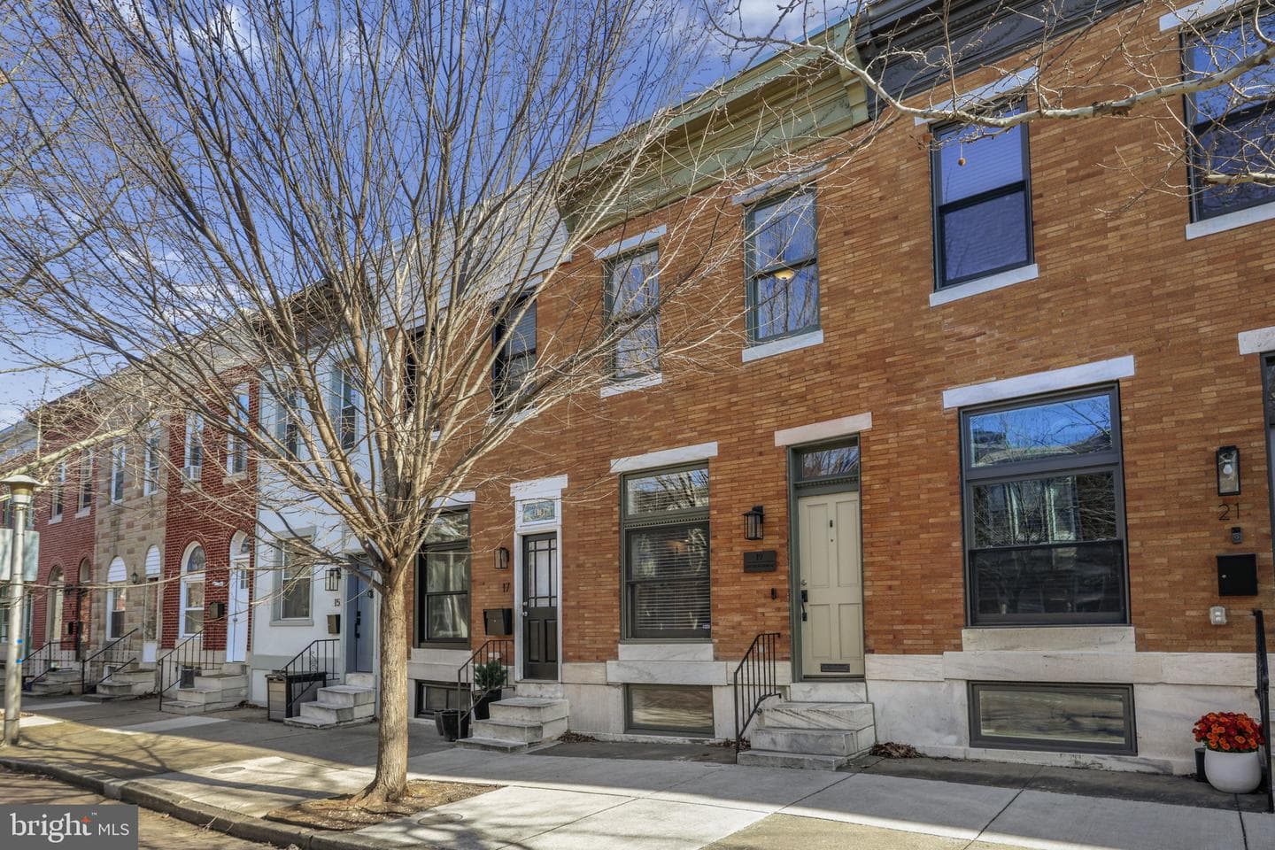 19 S Potomac Street photo 1