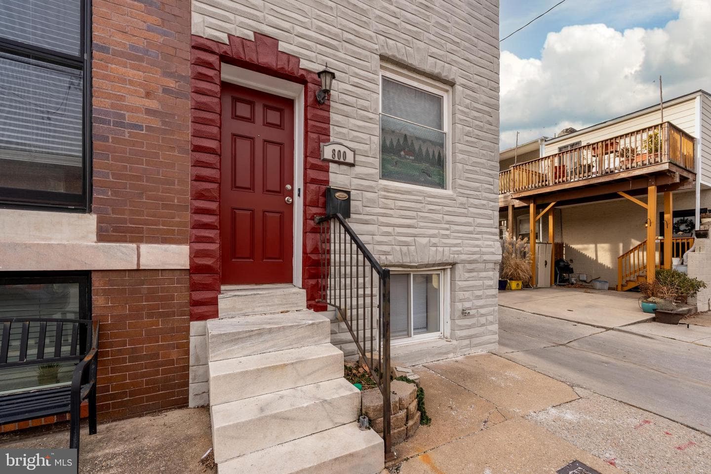 800 Grundy Street photo 1