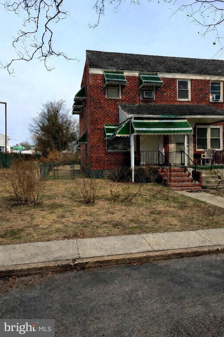5533 Nome Avenue photo 1