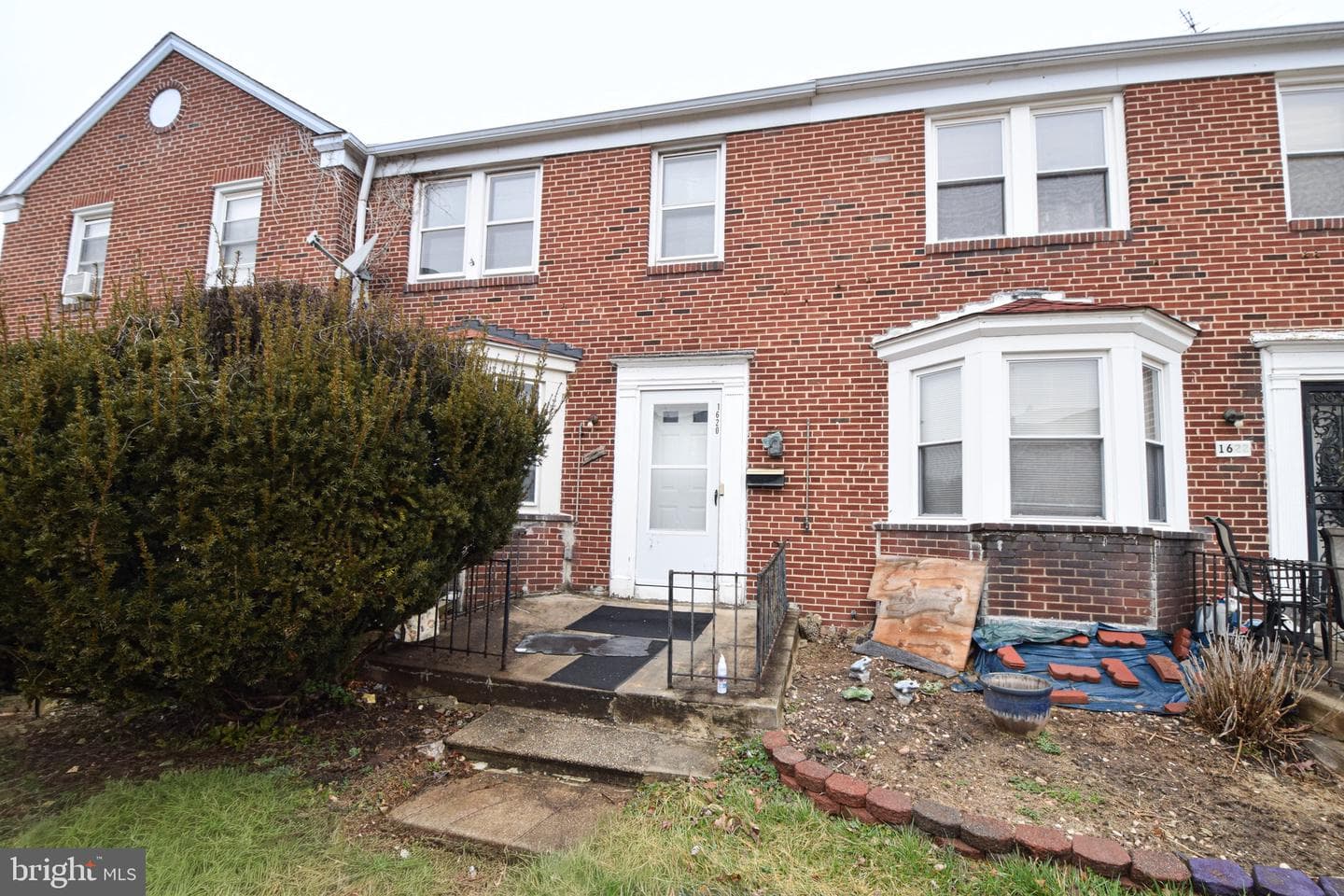 1620 Kingsway Road photo 1