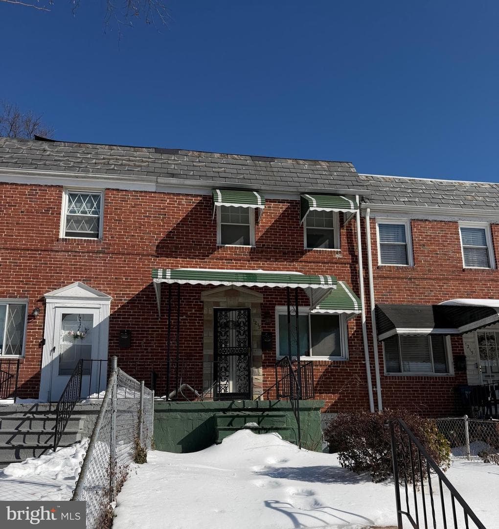 1215 N Augusta Avenue photo 1