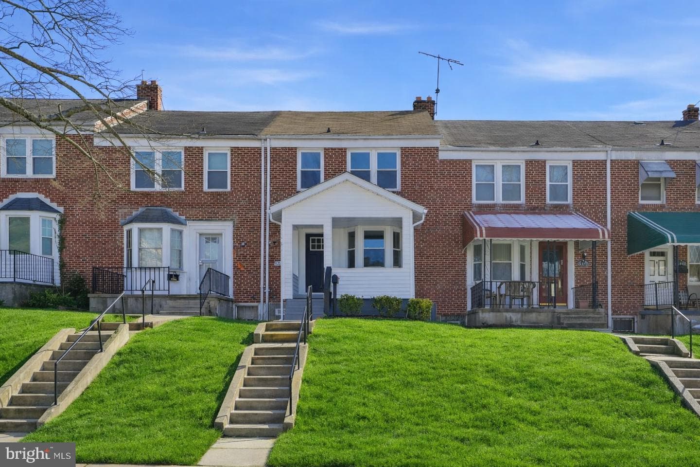 5819 Leith Walk photo 1