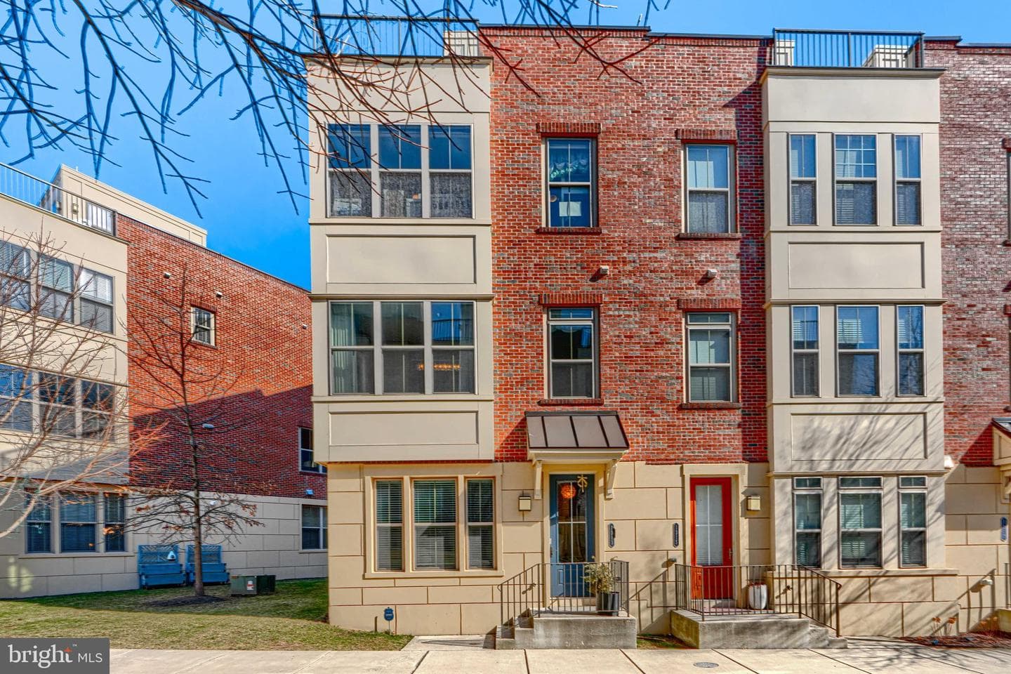 1313 Benjamin Street photo 1