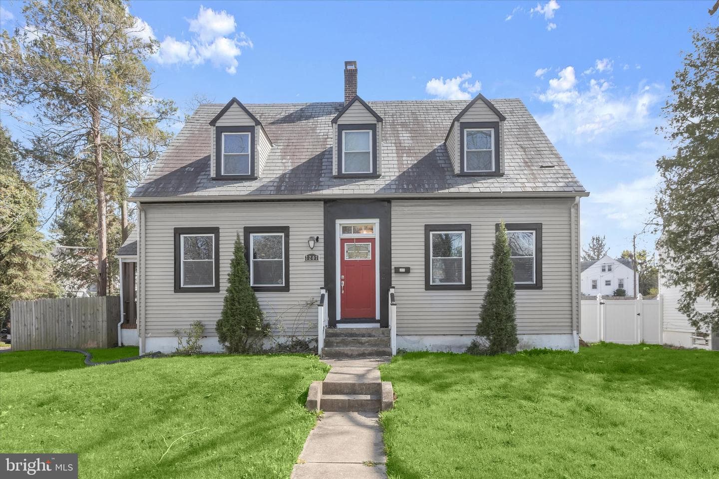 2207 Woodbourne Avenue photo 1