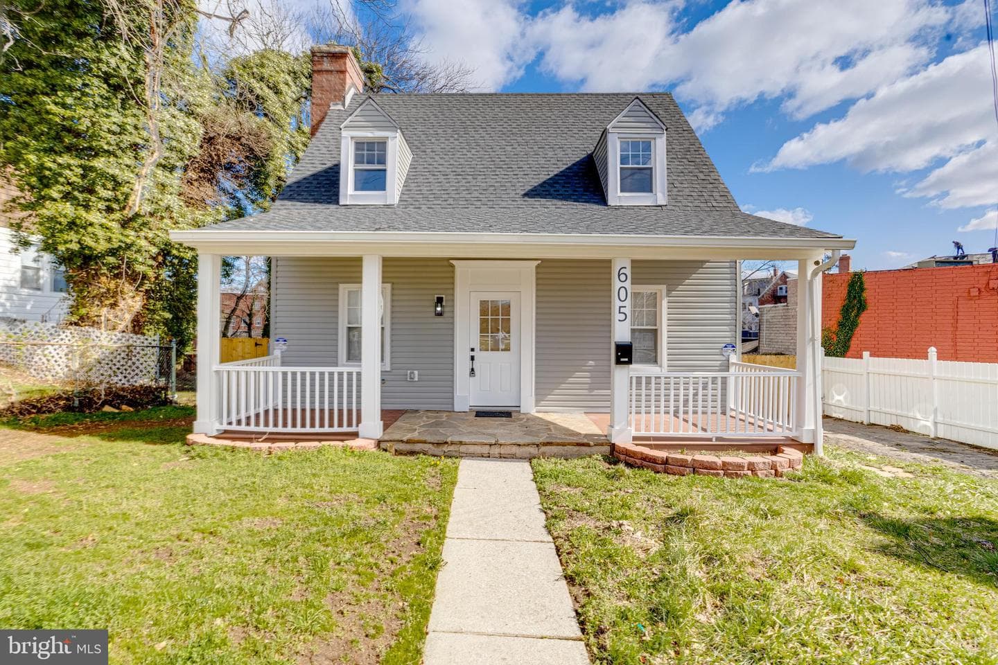 605 Walnut Avenue photo 1