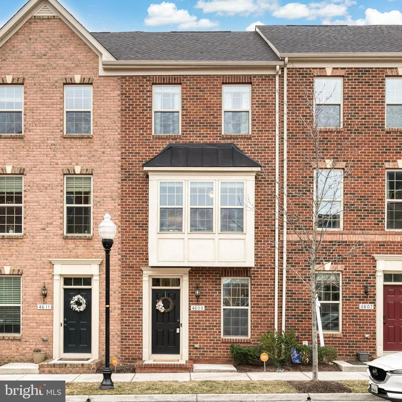 4609 Hudson Street photo 1