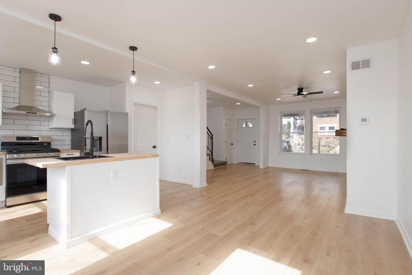 4323 Sheldon Avenue photo 1