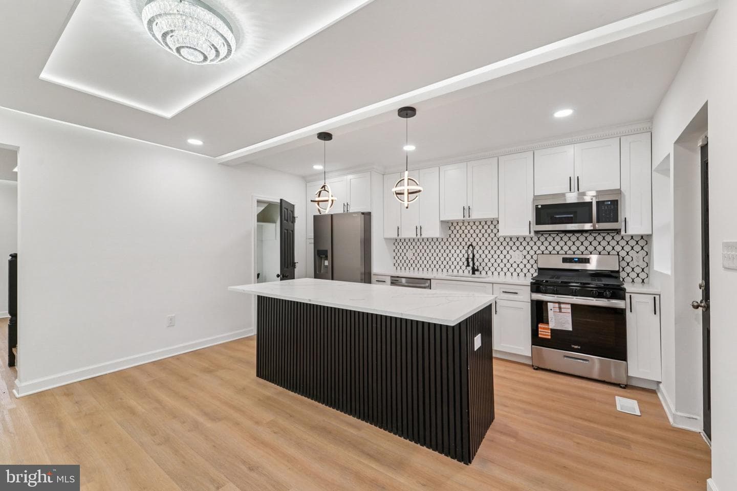 923 North Hill Road photo 1