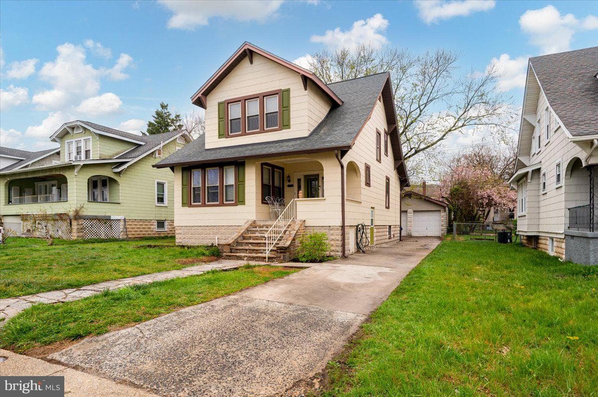 3202 E Northern Parkway photo 1