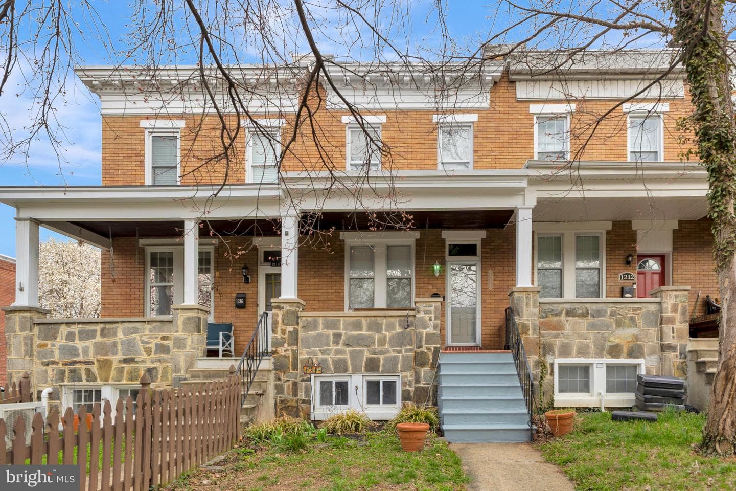 1214 W 40th Street W photo 1