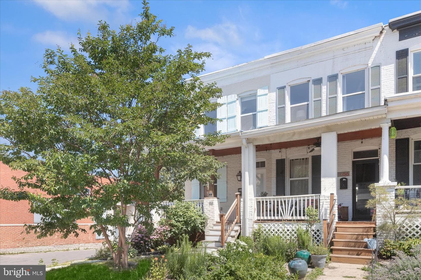 858 W 32nd Street