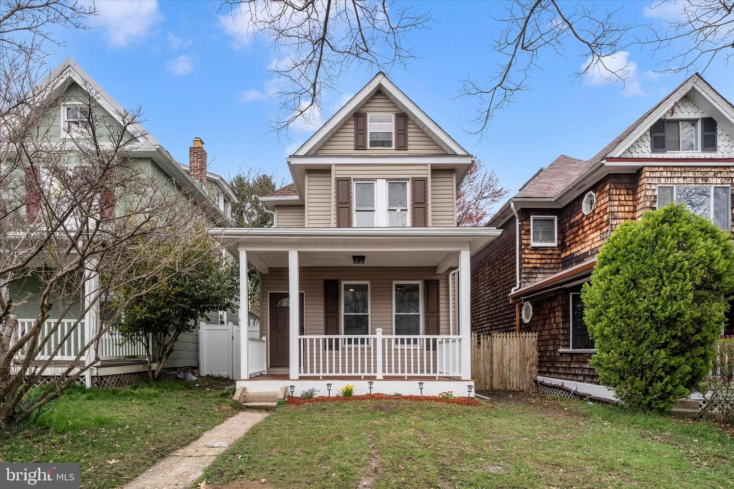 728 E 35th Street