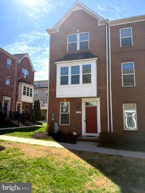 737 S Macon Street photo 1