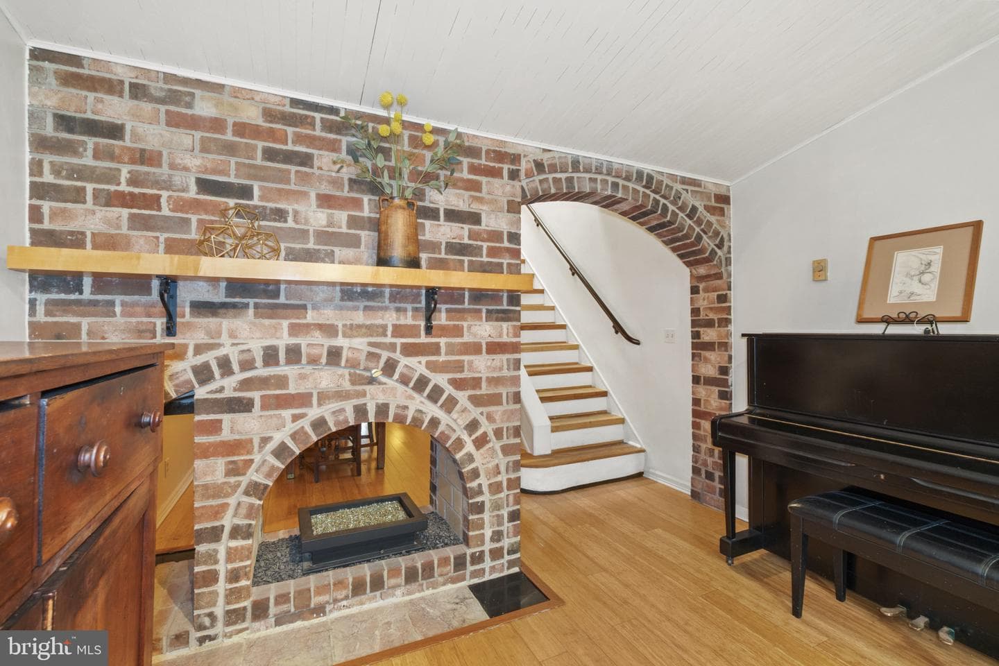 1006 S East Avenue photo 1