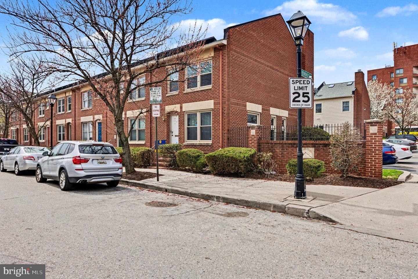 216 Scott Street photo 1