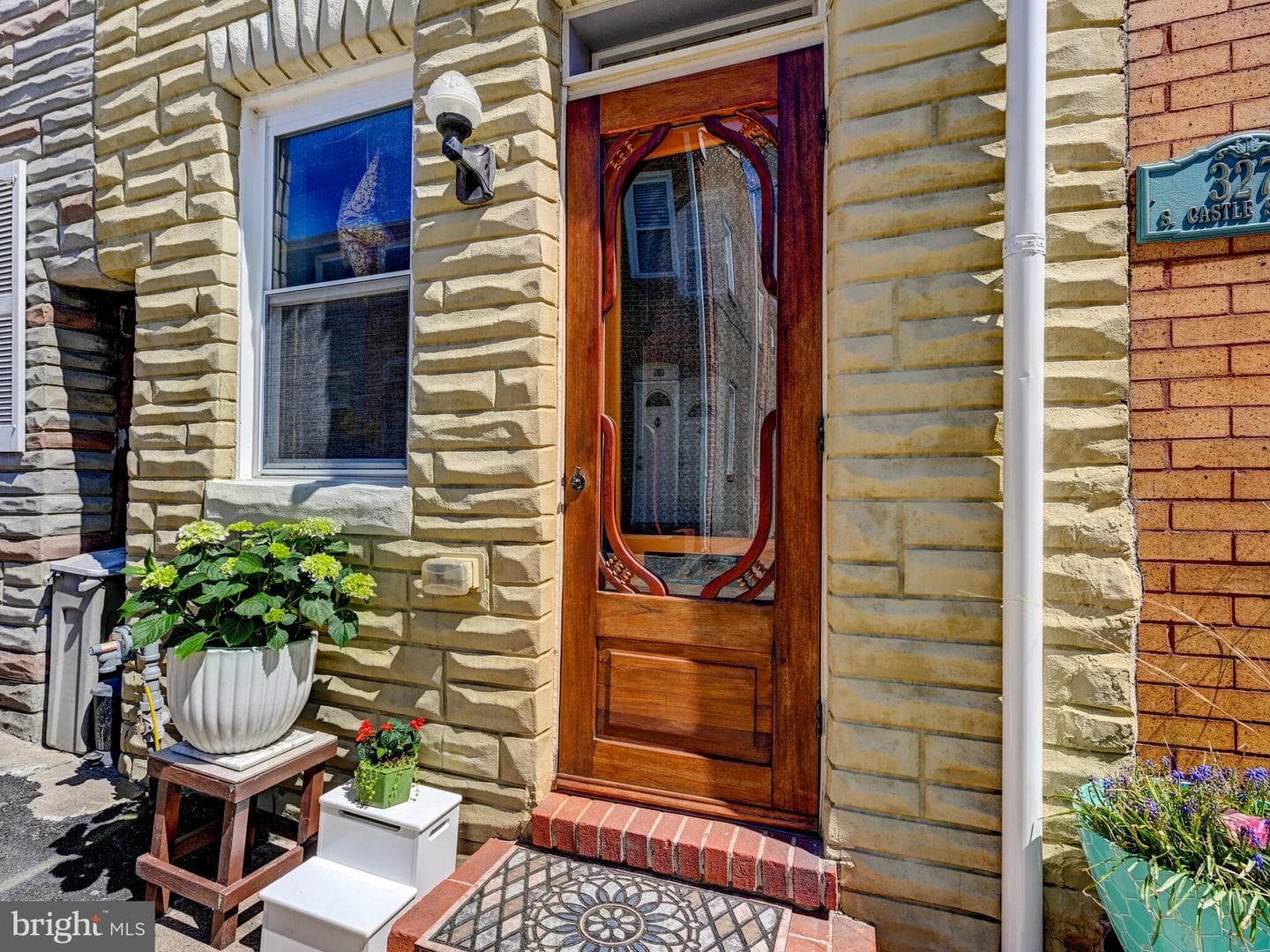 325 S Castle Street photo 1