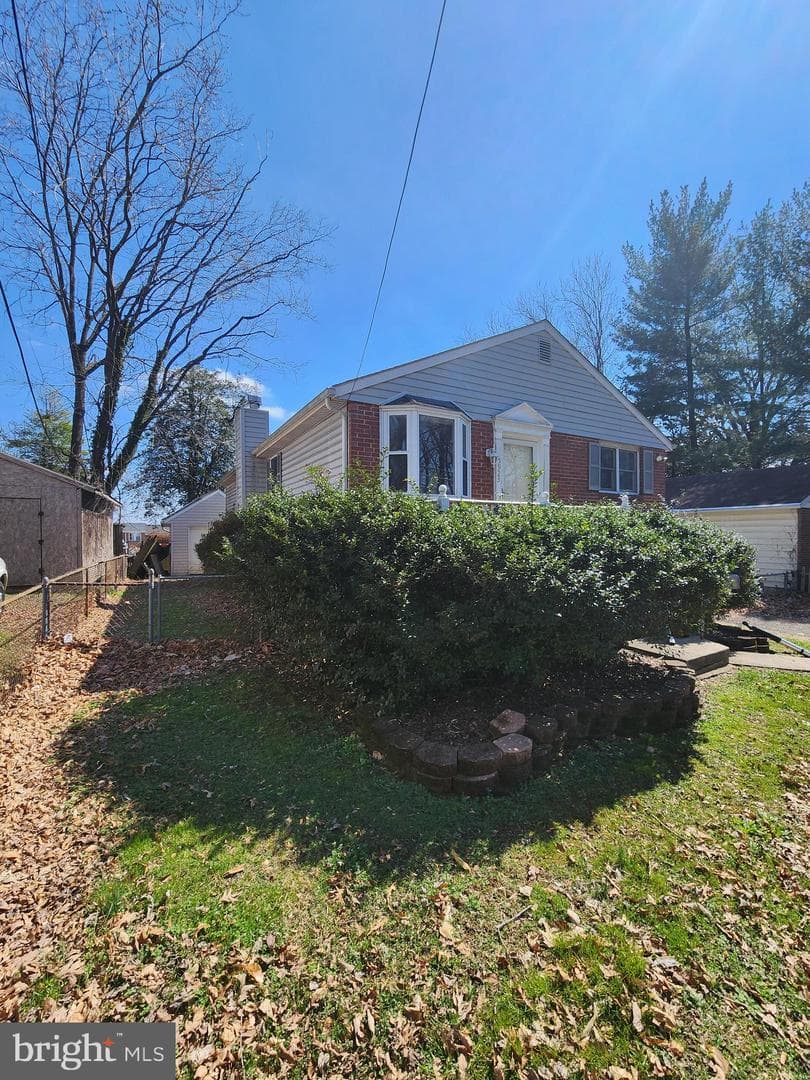 5923 Fairwood Avenue photo 1