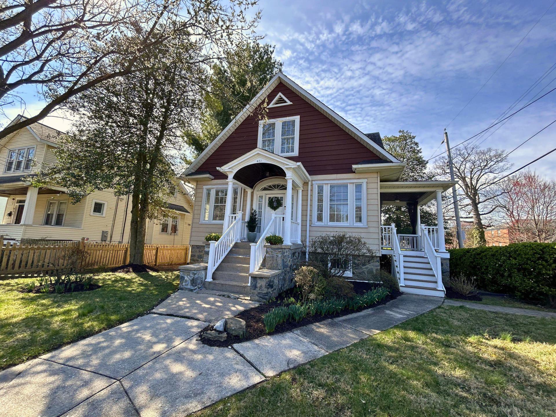 401 E Lake Avenue
