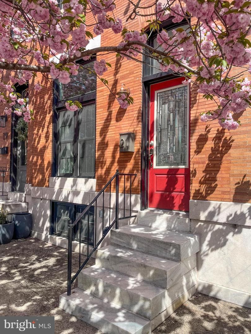21 S Linwood Avenue photo 1
