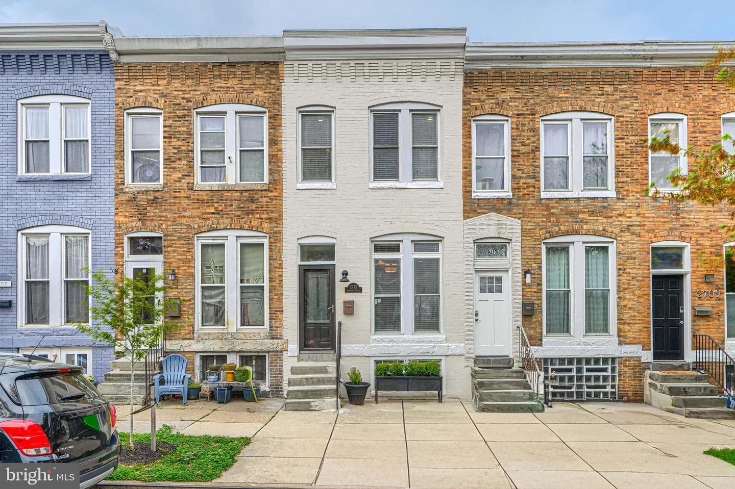 2713 Hampden Avenue photo 1