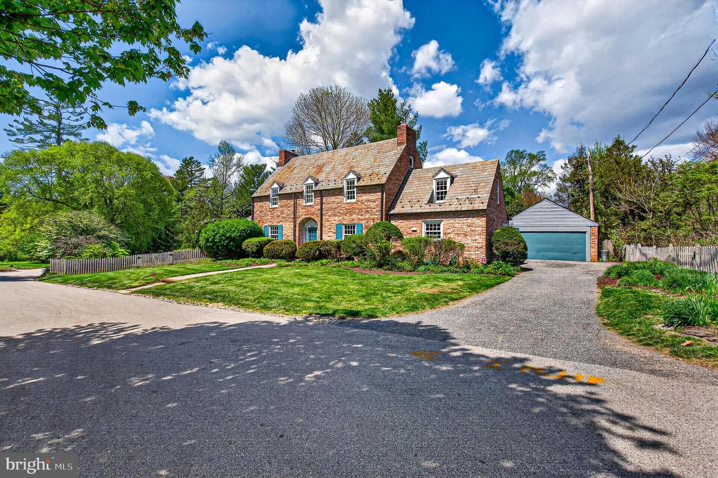 1104 Harriton Road