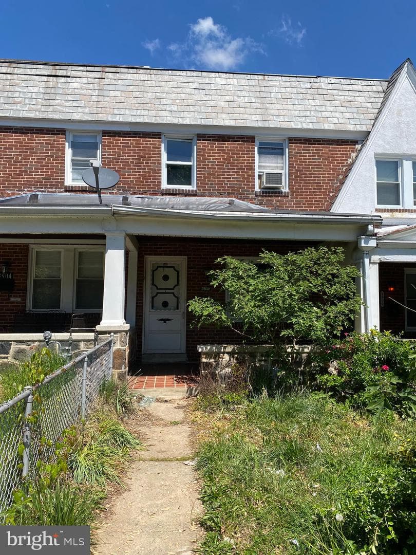 3902 Woodridge Road