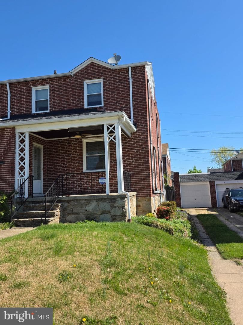 2922 Harview photo 1