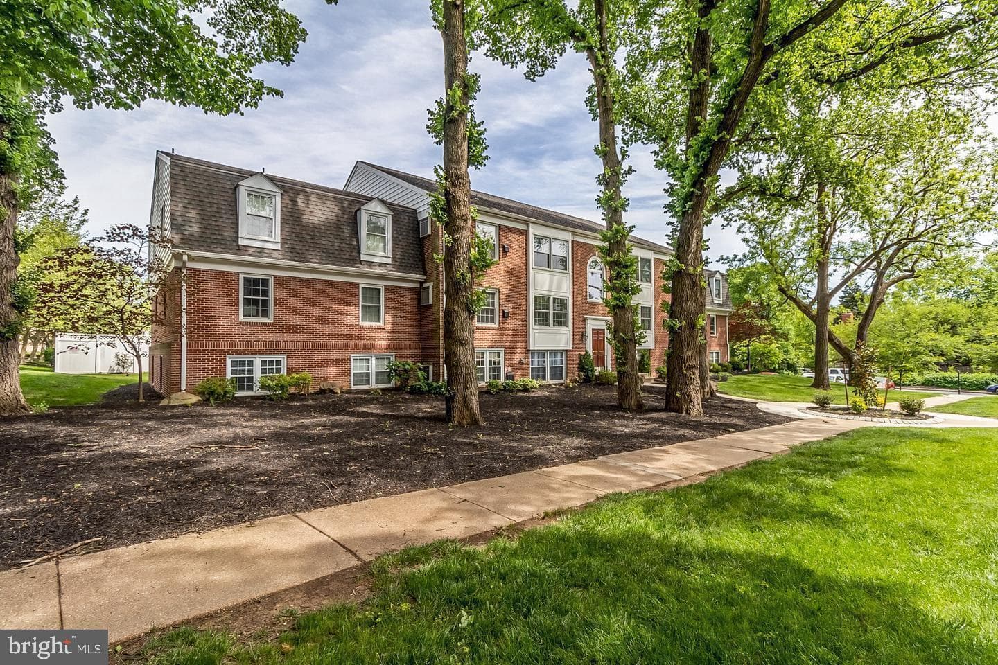 355 Homeland Southway #2b photo 1