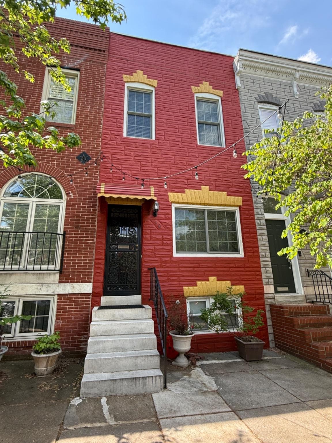 10 N Milton Avenue