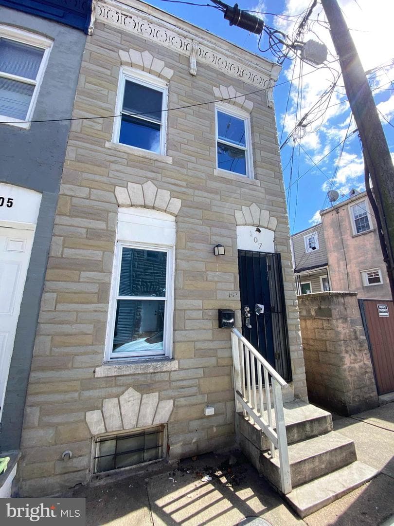107 S Dean Street photo 1