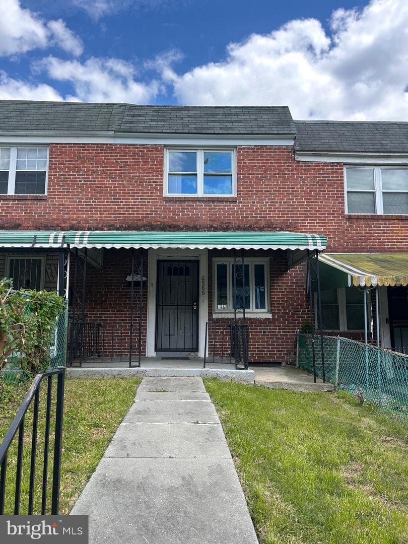 2565 Cecil Avenue photo 1