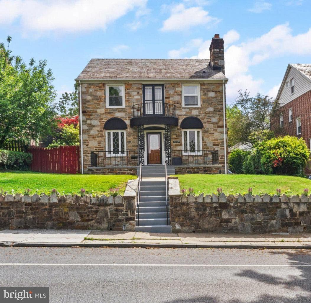 2409 Chesterfield Avenue