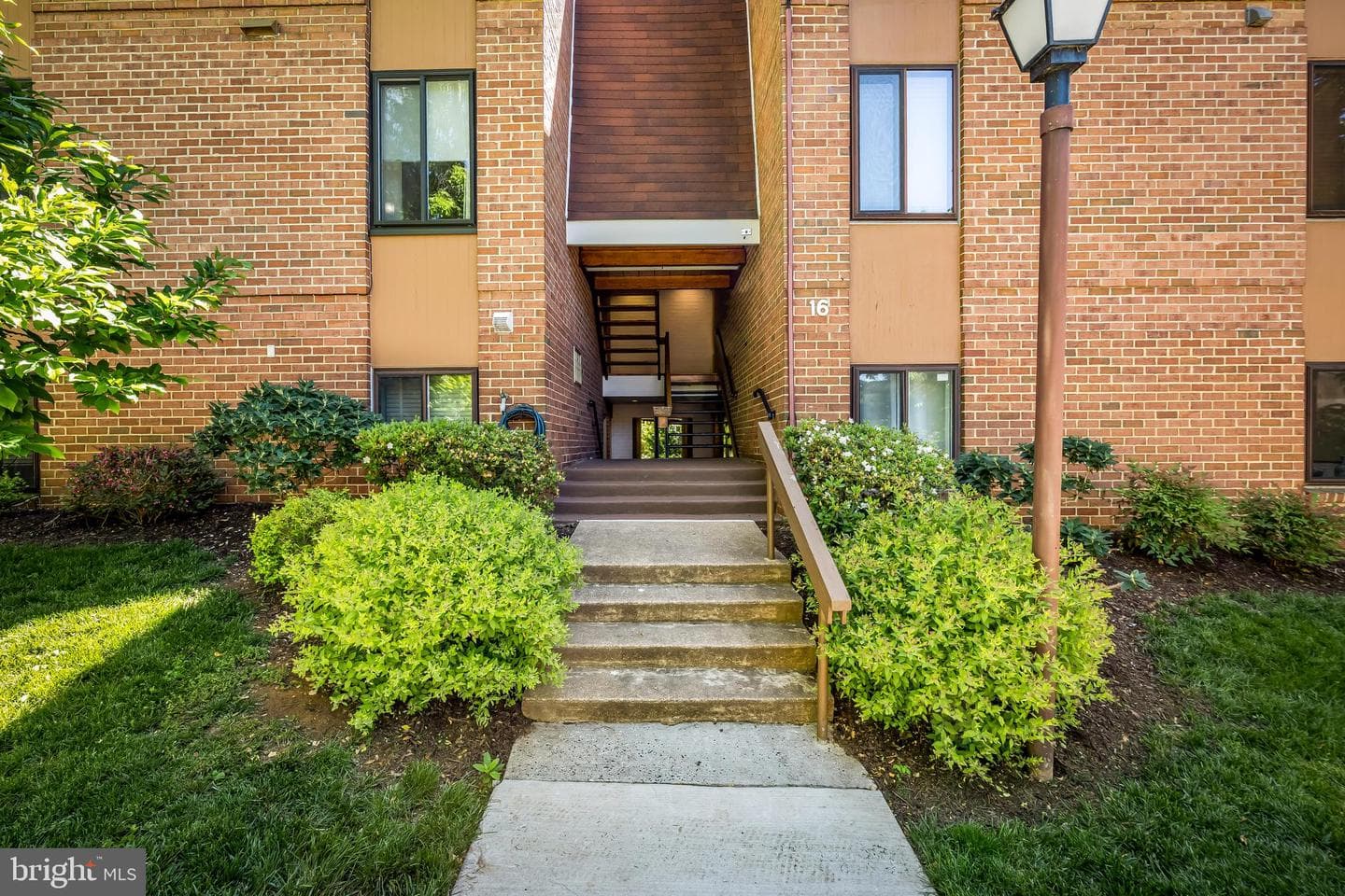 16 Cross Keys Road #16e