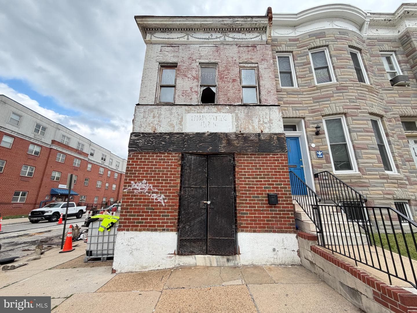2140 W Baltimore Street photo 1