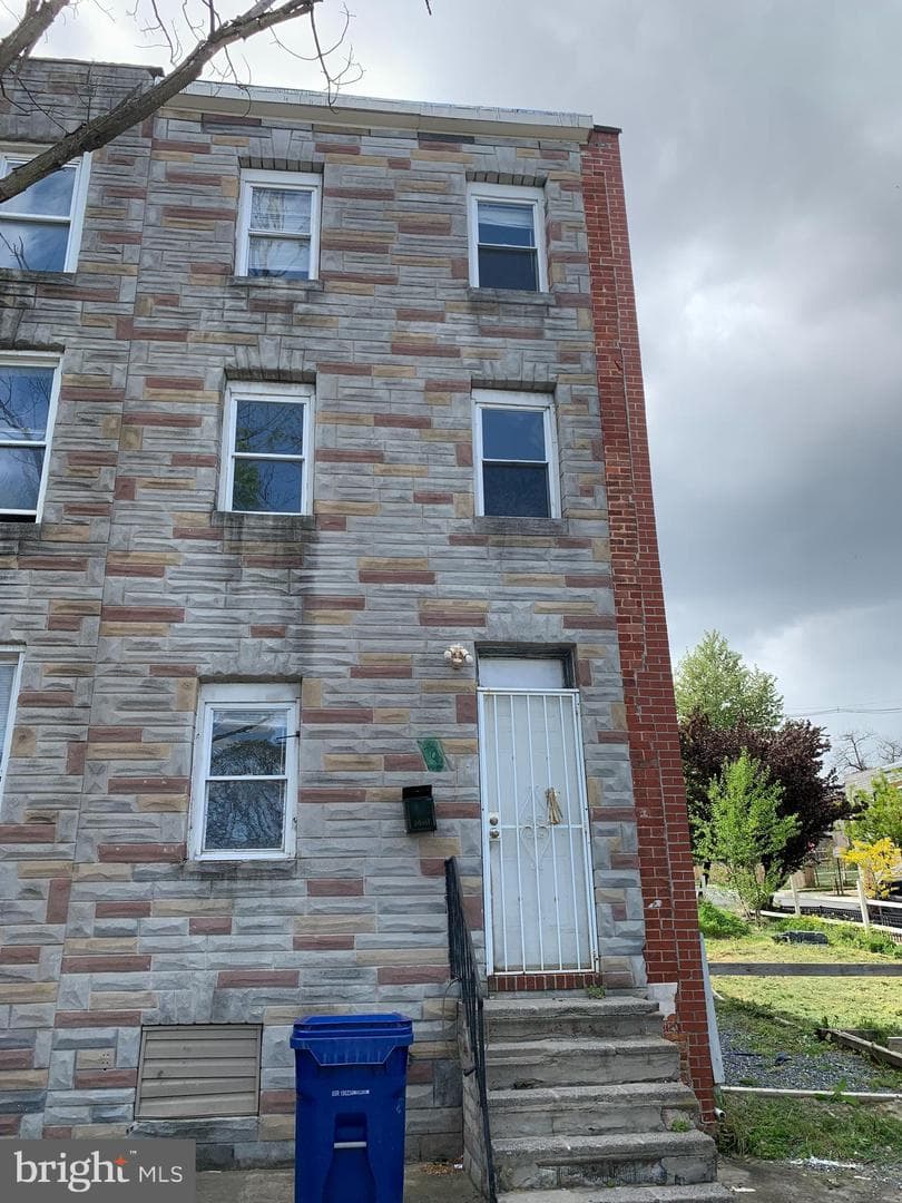 402 S Calhoun Street photo 1