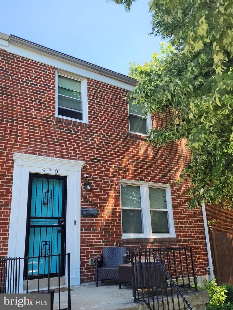 910 Dartmouth Road