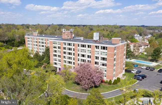 4401 Roland Avenue #114