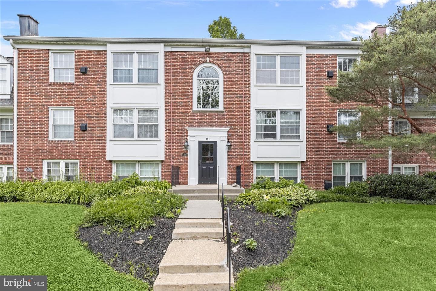 351 Homeland Southway #3d