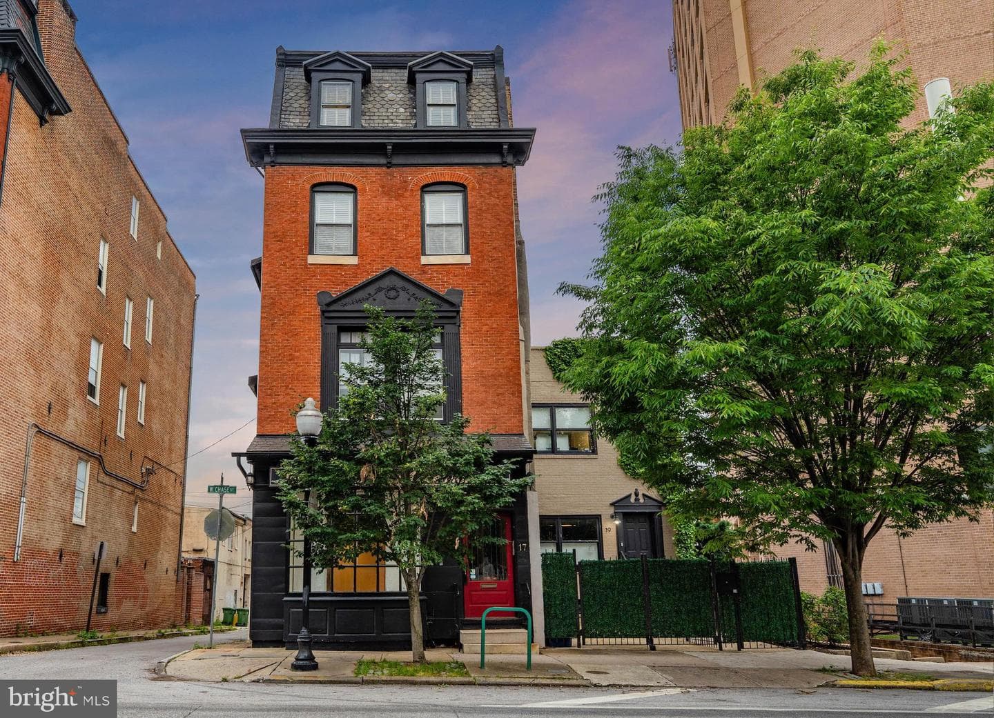 17 W Chase Street, Baltimore