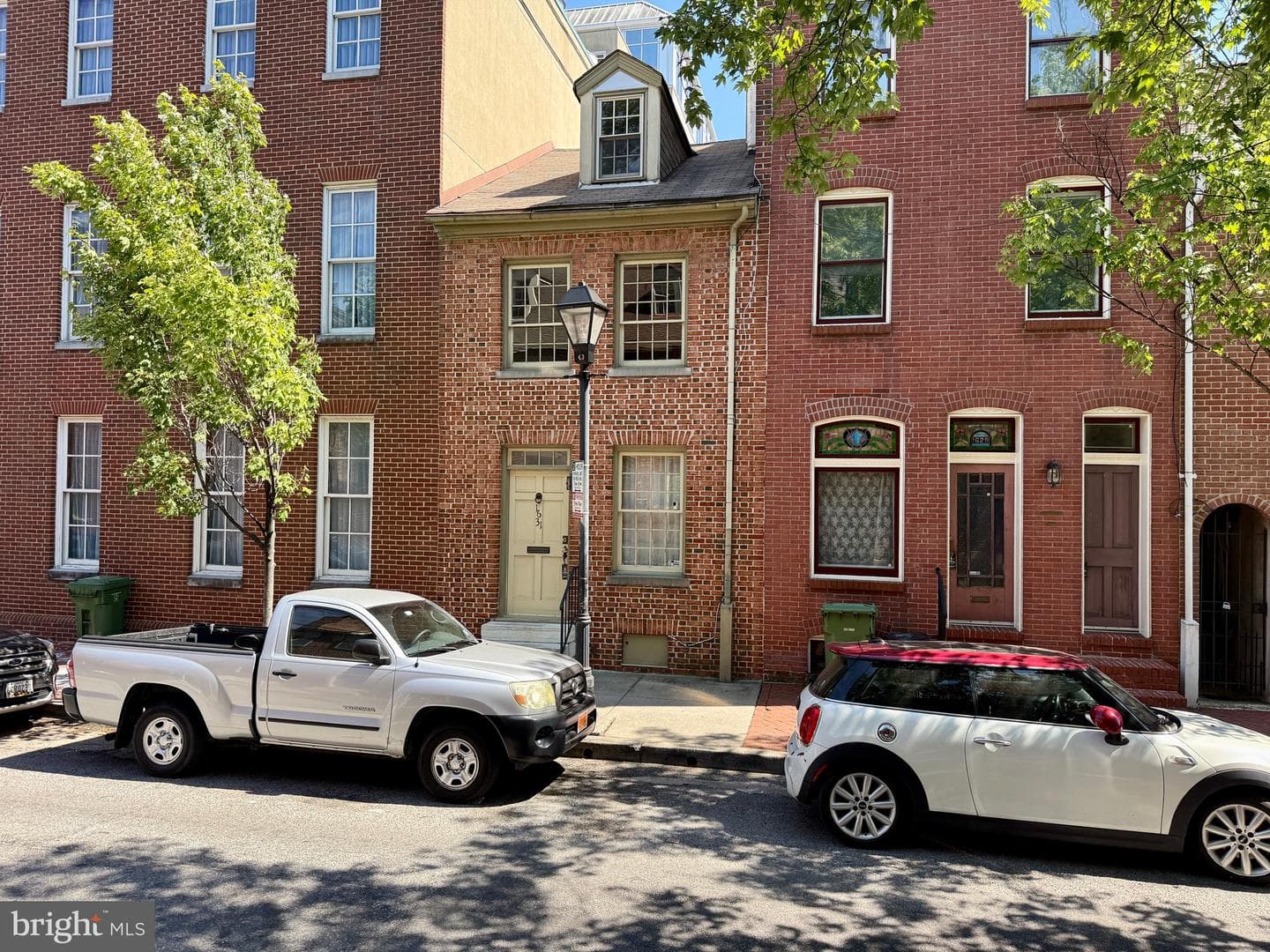 1631 Shakespeare Street